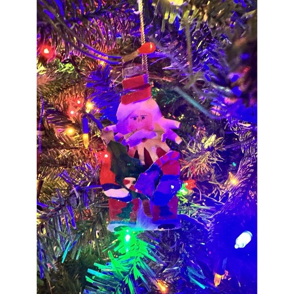 Vintage Style Santa Lot (5) Primitive Metal Farmhouse Christmas Ornaments - Picture 6 of 7